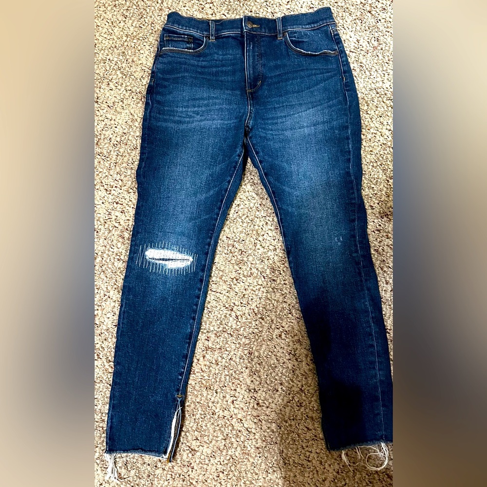 Ann Taylor Loft Denim Jeans, Dark Wash, worn style in one knee, trendy cut!